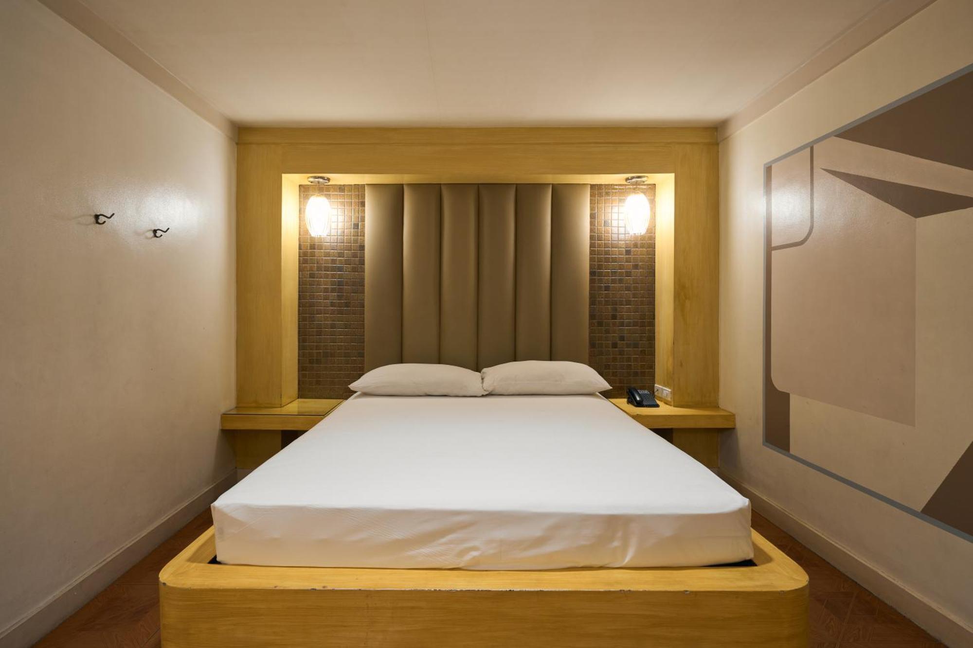 Hotel Victoria Court Malabon Valenzuela Exteriér fotografie